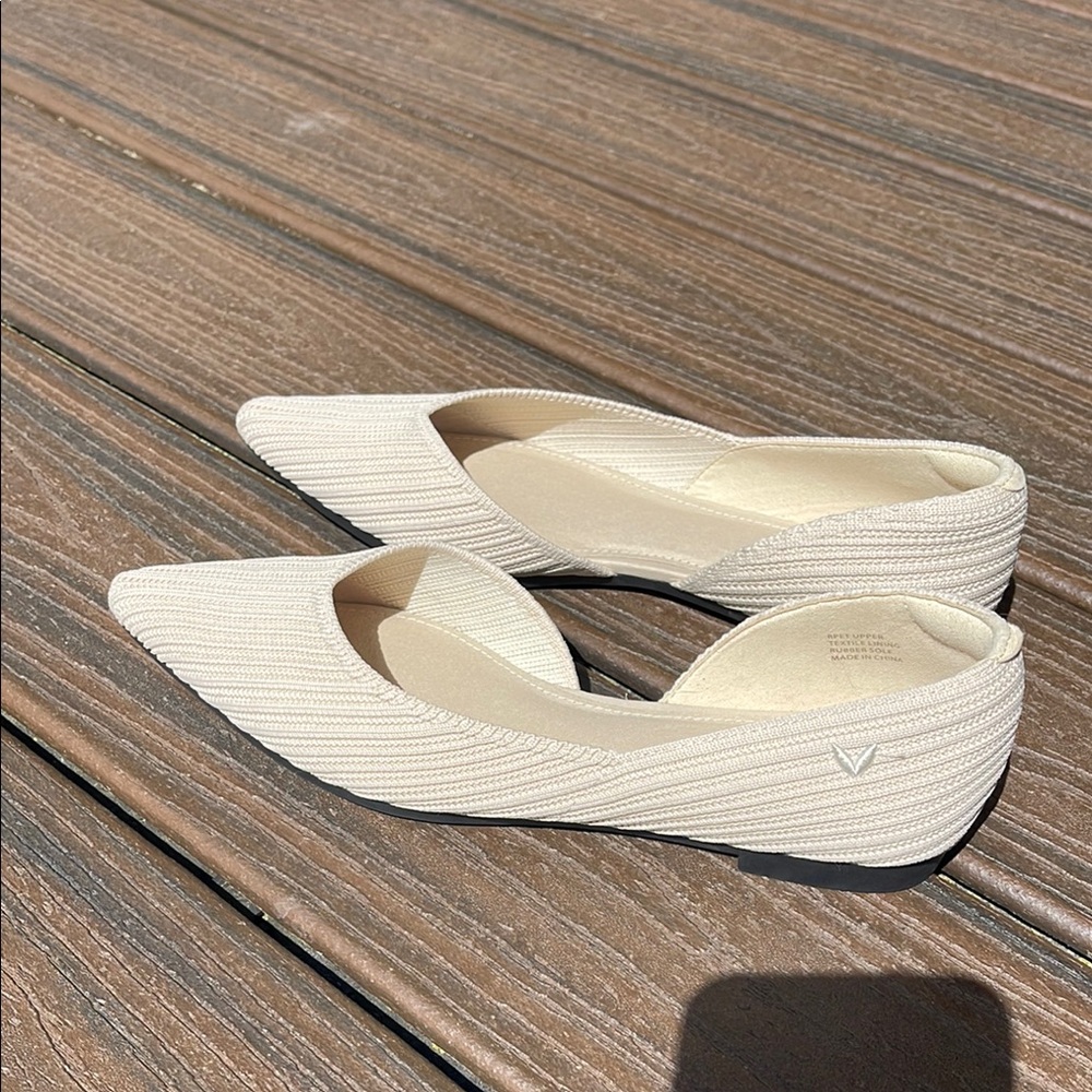 Viviana Cream Flats with Pointed Toe and Ribbed Texturenew - Picture 5 of 8